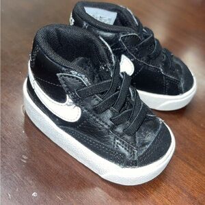 Toddler Nike Blazer Mid '77 Black
Sneakers Sz 3C Athletic